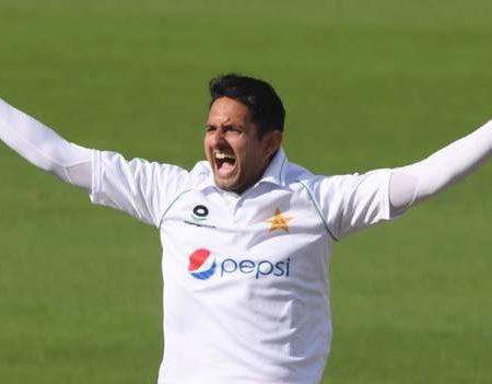 Mohammad Abbas: Hampshire fast bowler signs new two-year deal