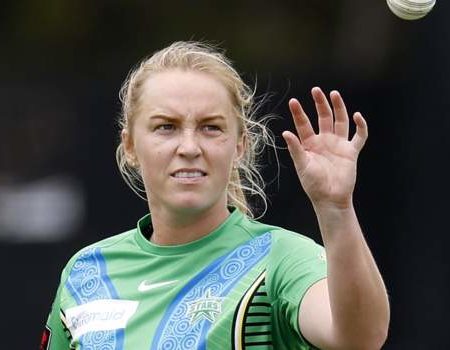 Kim Garth: Former Ireland star named in Australia Twenty20 squad