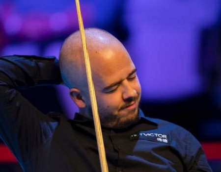 Scottish Open: Defending champion Luca Brecel beaten in first round