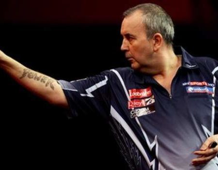 PDC world darts: Phil Taylor apologises to Van Barneveld