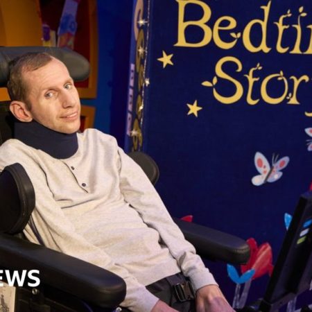 Rugby League's Rob Burrow to read CBeebies Bedtime Story