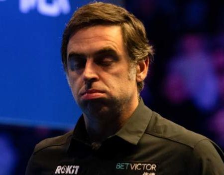 Scottish Open: Ronnie O’Sullivan out as John Higgins battles through