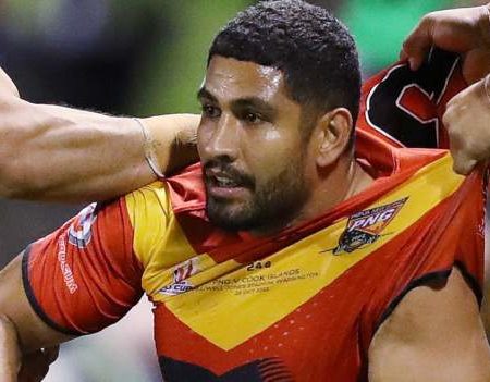 Nene Macdonald: Leeds Rhinos sign Leigh Leopards centre