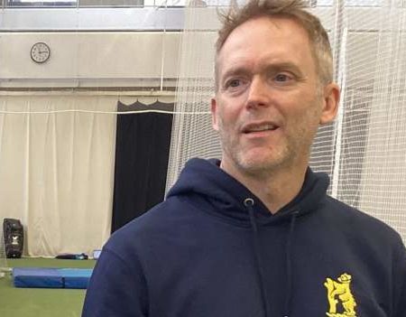 Warwickshire: Stuart Barnes is appointed bowling coach to succeed Matt Mason