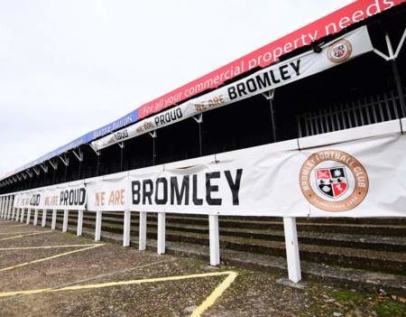 Bromley A-A Yeovil Town: National League game abandoned as fan dies