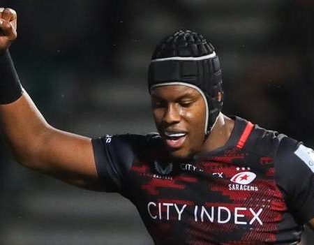 Premiership: Saracens 35-3 Exeter Chiefs – Leaders earn bonus-point win