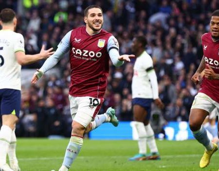 Tottenham 0-2 Aston Villa: Emiliano Buendia & Douglas Luiz increase pressure on Antonio Conte