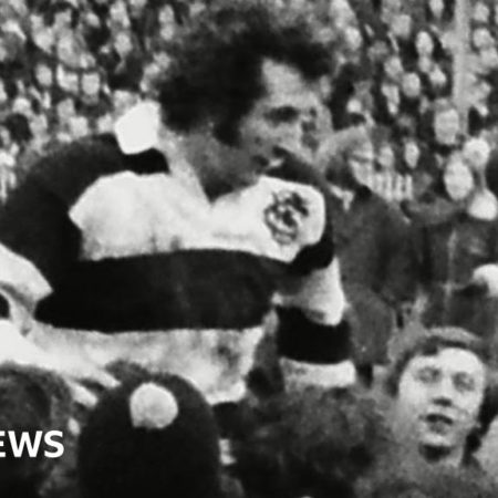 Sir Gareth Edwards' Barbarians jersey to be sold at auction