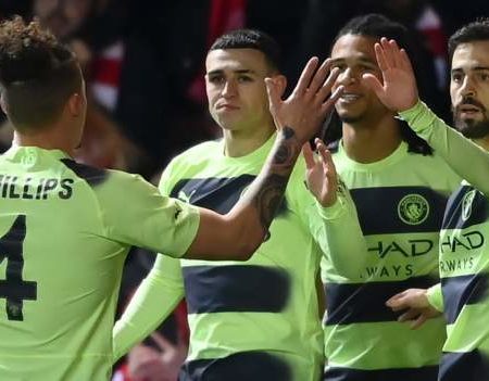 Bristol City 0-3 Manchester City: Phil Foden scores twice as visitors progress