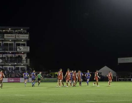 Wakefield Trinity v Huddersfield Giants: Super League match on after pitch inspection