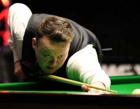 Tour Championship: Shaun Murphy beats Robert Milkins to move into semi-finals