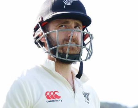 Kane Williamson: New Zealand batsman forced out of IPL by knee injury