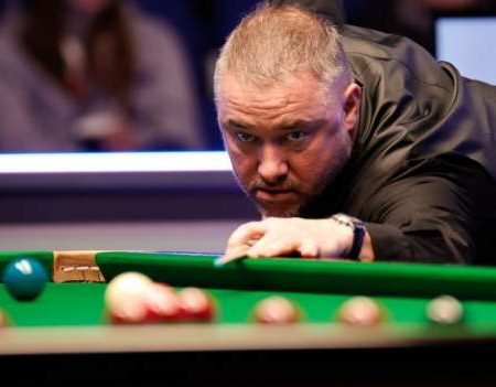 World Snooker Championship: Stephen Hendry loses to James Cahill in qualifying