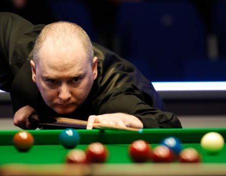 World Snooker Championship: Graeme Dott beats Andy Hicks to reach ‘horrible’ final qualifier