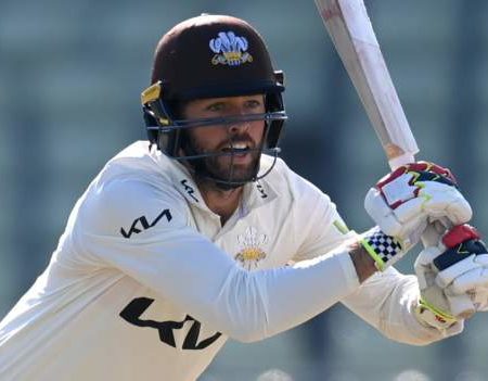 County Championship: Surrey move ahead despite Warwickshire fightback