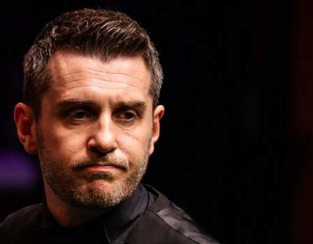 World Snooker Championship 2023: Mark Selby maintains slender lead over Mark Allen in semi-final