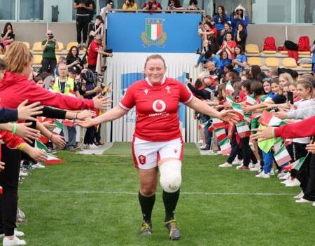 Caryl Thomas: Wales prop bows out after 17 years in red