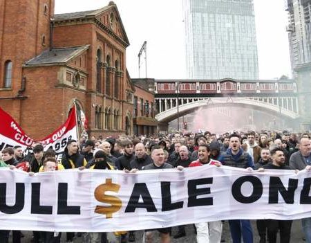 Manchester United: Fans protest against Glazer ownership at Old Trafford