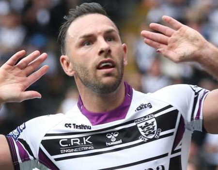 Luke Gale: Former Man of Steel joins Wakefield Trinity until end of 2024 season