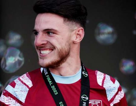 Declan Rice: Arsenal reach agreement to sign West Ham midfielder in £105m deal