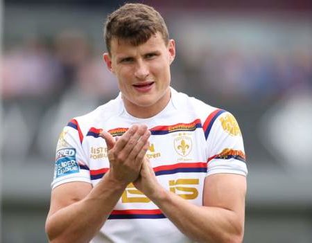 Super League: Wakefield Trinity 42-6 Warrington Wolves – Innes Senior claims four tries in victory