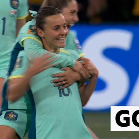 Women’s World Cup 2023: Hayley Raso gives Australia early lead against Canada after VAR check