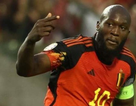 Chelsea striker Romelu Lukaku agrees to join Roma on season-long loan