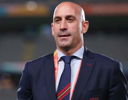 Luis Rubiales: Spanish football federation president says he will continue defending himself