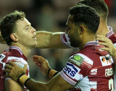 Super League: Wigan 26-8 Salford – In-form Warriors run in five tries to go top