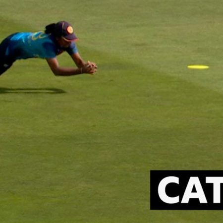 England v Sri Lanka: Danielle Gibson goes after brilliant catch from Inoka Ranaweera