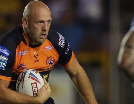 Liam Watts: Castleford prop signs a new one-year deal with Tigers