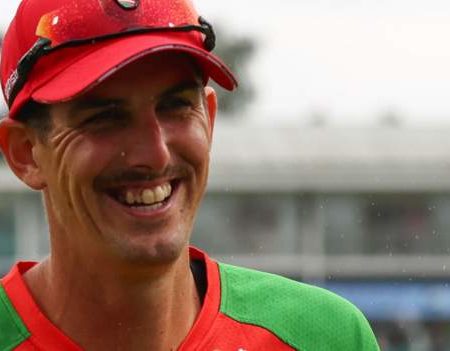 Chris Wright: Leicestershire seamer in contract talks after Sussex move collapses