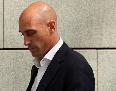 Luis Rubiales: Ex-Spanish football federation chief given three-year ban by Fifa