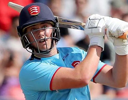 Noah Thain: Essex prospect extends contract to end of 2024 season