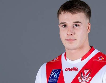 Matty Foster: Salford Red Devils sign versatile forward after St Helens release