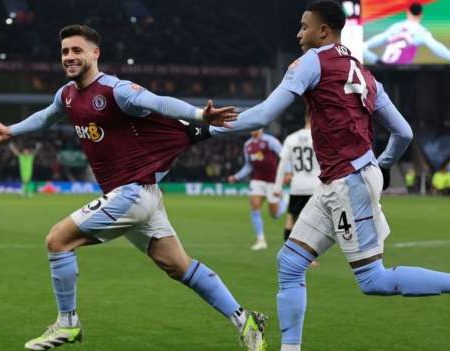 Aston Villa 2-1 Legia Warsaw: Alex Moreno scores winner on return as Villa take control of group