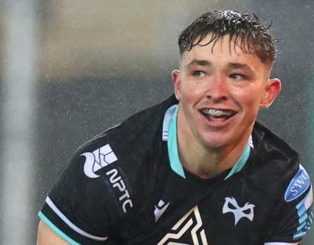 United Rugby Championship: Benetton v Ospreys (Sat) – Fly-half Edwards makes first start for visitors