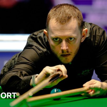 Masters 2024: Mark Allen edges John Higgins to reach quarter-finals