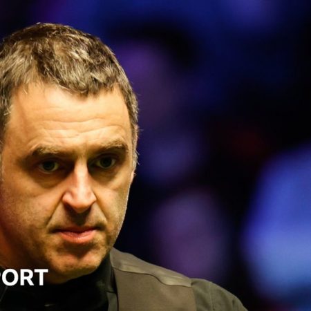 World Grand Prix: Ronnie O’Sullivan thrashes Gary Wilson 5-1 to reach last four