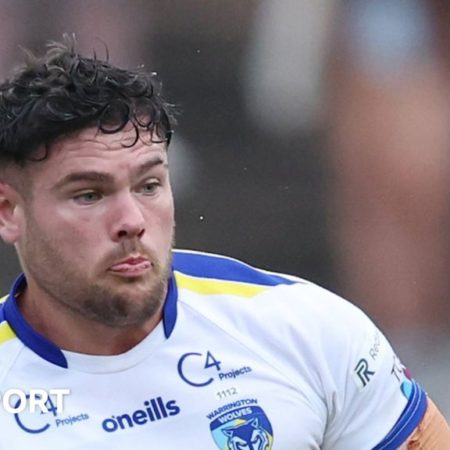 Joe Philbin: Warrington Wolves prop signs new deal until the end of 2026 season