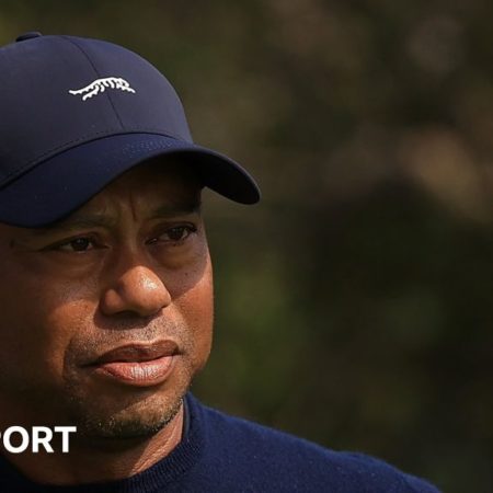 Tiger Woods withdraws on PGA Tour return due to illness