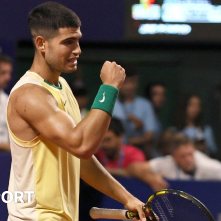 Argentina Open: Carlos Alcaraz beats Andrea Vavassori to reach semi-finals