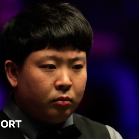 Players Championship: Zhang Anda beats Mark Selby to set up final with Mark Allen