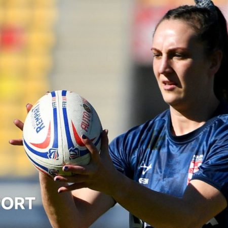 Rachael Woosey: St Helens re-sign outside-back after Sale Sharks stint