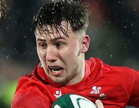 Harri Ackerman: Wales U20s captain undergoes leg surgery