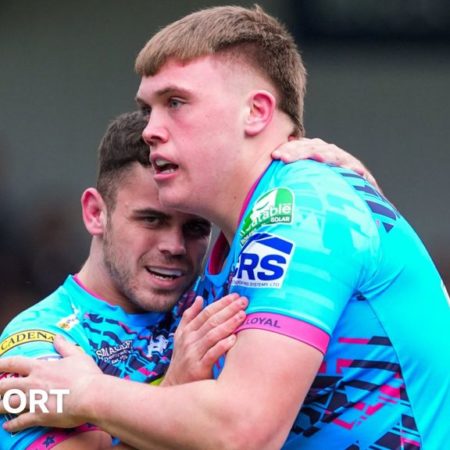 Super League: London Broncos 22-60 Wigan Warriors – reigning champions go top again